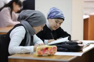 Nimalar bo‘lyapti? Islom akademiyasi hijob haqidagi xabarlardan so‘ng, Facebookʼda sahifasi borligini rad qildi