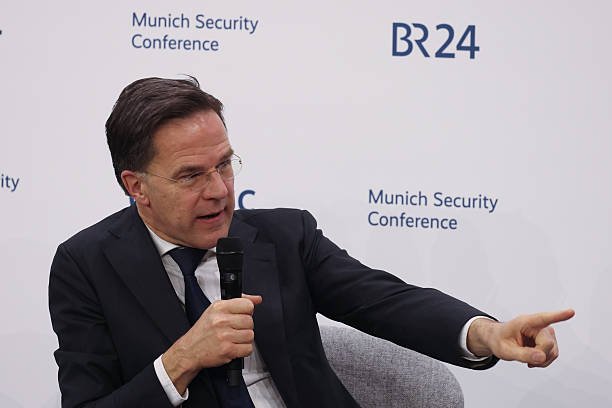 Марк Рютте: АҚШ ва Эрон можароси фонида Украинани унутмаслик керак