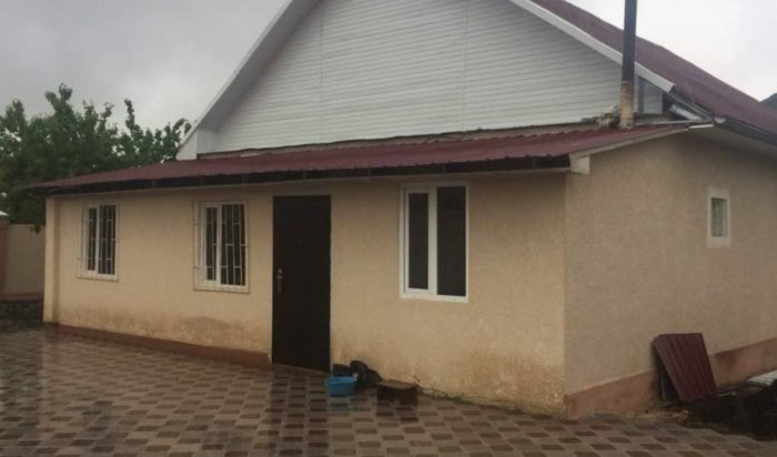 Urganchlik ota aliment to‘lovi sifatida farzandlariga uy sovg‘a qildi