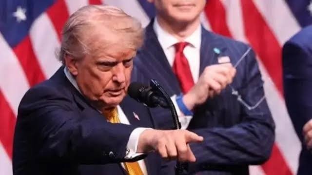 Трамп унинг мурожаатини эфирга узатмаган телеканалларга таҳдид қилди
