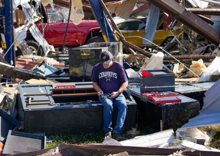 AQShning bir qancha shtatlarida halokatli tornado va dovullar yuz berdi. 18 kishi halok bo‘ldi