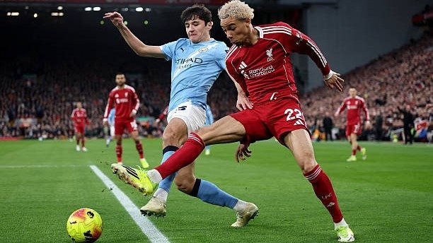 Абдуқодир Ҳусанов тўқнашувдан сўнг ўзгартирилган ўйинда «Манчестер Сити» «Ливерпуль» майдонида камбэк қилди