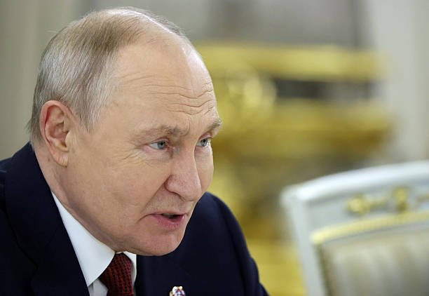 Путин Европа билан эҳтимолий уруш ҳақида огоҳлантириш берди