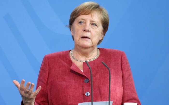 Merkel: "Noqonuniy migrasiyaga qarshi kurash Yevropani vayron qilishi mumkin"