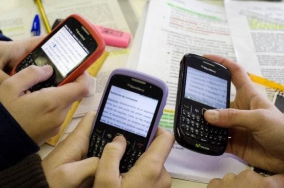 Bir oyda telefon uskunalari qanchaga qimmatlashdi?