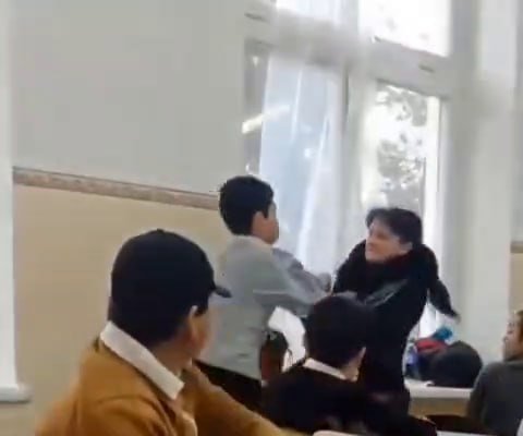 Тошкентдаги мактабда ўқитувчи ва ўқувчи ўртасида жанжал содир бўлди