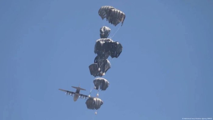 G‘azoda gumanitar yordam qutisi qulashi oqibatida 14 yoshli o‘smir halok bo‘ldi