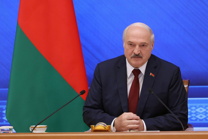 Zelenskiy miyasi yo‘q, aqlsiz odam — Lukashenko