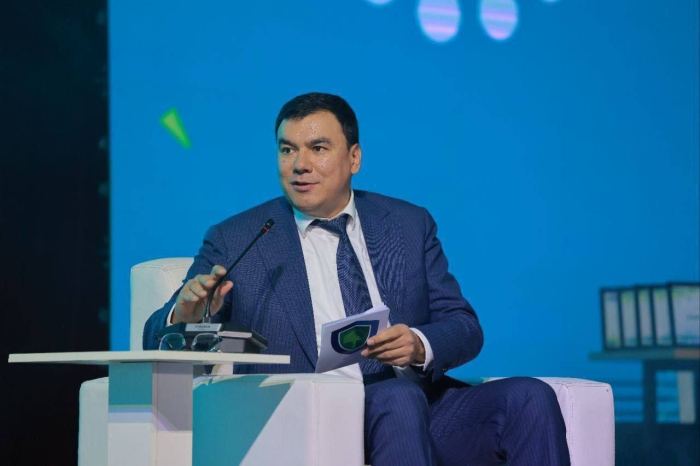 “Экология нима, деб сўрасангиз, экология бу ёшлар, деган бўлардим" – Азиз Абдуҳакимов