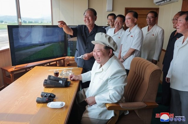 Kim Chen In dron sinovlariga boshchilik qilgan