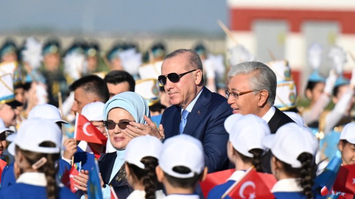 Qiruvchi samolyotlar kuzatuvida: Erdo‘g‘on davlat tashrifi bilan Qozog‘istonga keldi