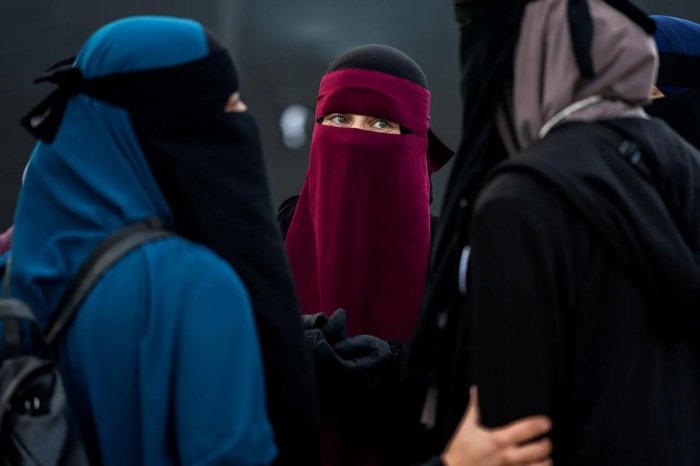 Qozog‘istonda jamoat joylarida niqob va yuzni berkitish taqiqlandi