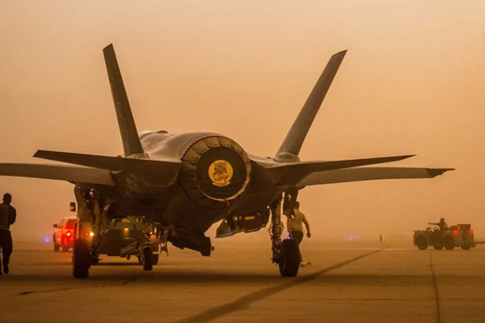 AQSh Yaqin Sharqqa 50 dan ortiq qiruvchi samolyotlarni joylashtirdi