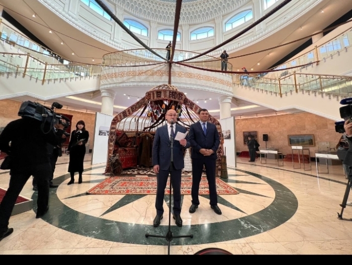 Тошкентда буюк қозоқ адиби Абай ижодига бағишланган кўргазма очилди