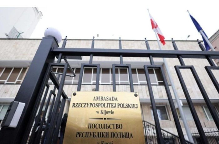  Rossiyaning Kiyevga uyushtirgan tungi hujumi oqibatida Polsha elchixonasi va Yevropa Ittifoqi vakolatxonasi zarar ko‘rdi — DW