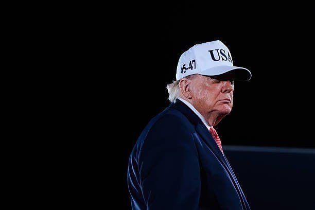 АҚШ ва Эрон ўртасидаги музокаралар тўхтаганми? Трамп жавоб берди