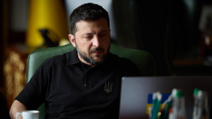 Britaniyalik diplomat: "Zelenskiyning mojaroni davom ettirish maqsadi - pul"