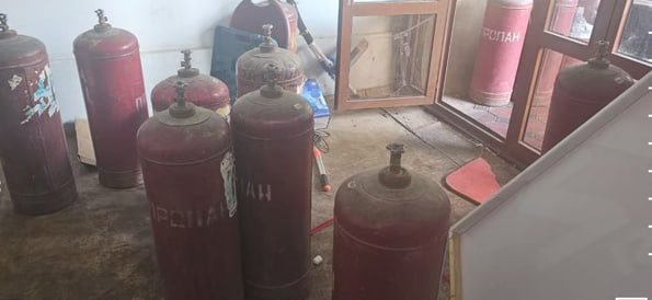 Namanganda maishiy gaz ballonlari noqonuniy saqlanayotgan “bunker” aniqlandi