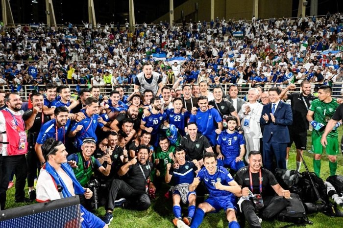Shavkat Mirziyoyev futbol bo‘yicha O‘zbekiston terma jamoasini mukofotladi