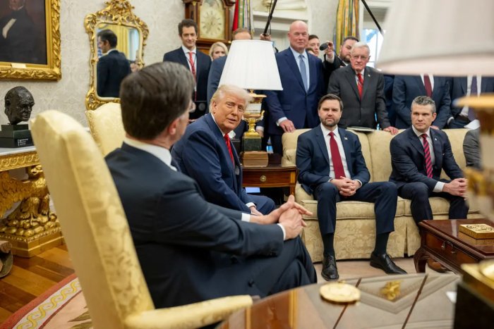 Трамп маъмурияти келишувга эришилмагунча Эронга қарши санкцияларни юмшатиш ниятида эмас