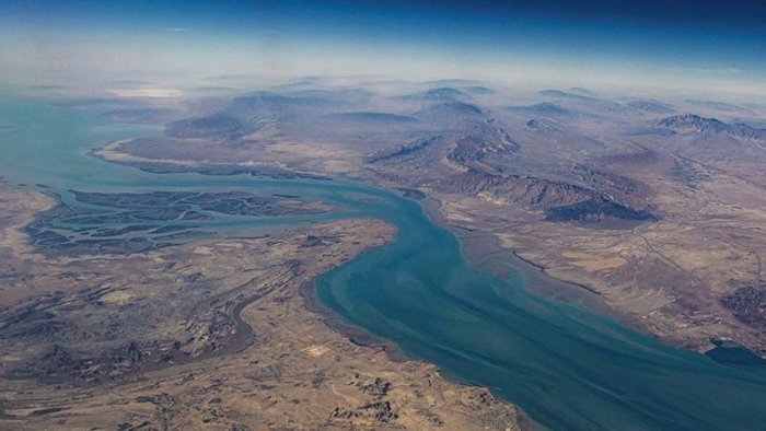 Eron do‘st davlatlarning ikki kemasiga Ormuz bo‘g‘ozi orqali o‘tishga ruxsat berdi