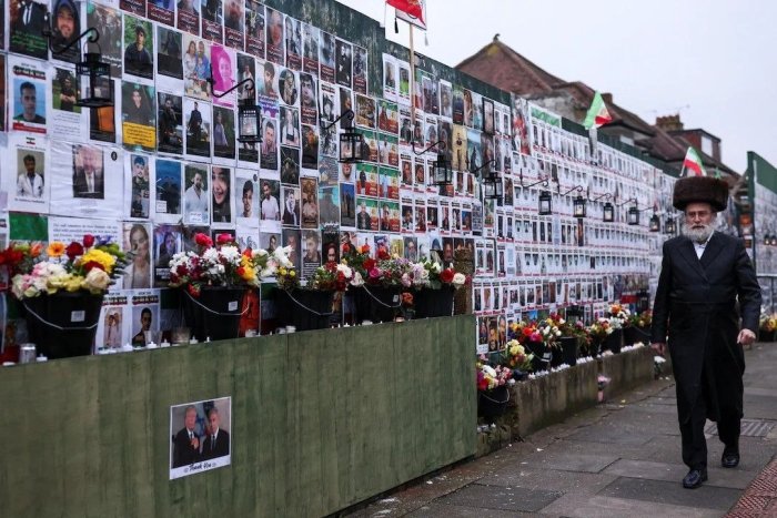 Лондон полицияси яҳудий жамоаси яшайдиган ҳудуддаги ўт қўйиш ҳодисасини ўрганмоқда