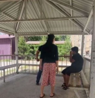 Bolaga zo‘ravonlik videosi tarqaldi – Sirdaryo IIB voqeaga munosabat bildirdi