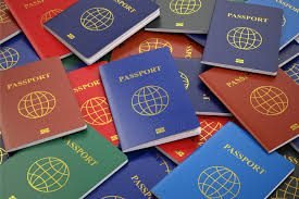 Mavjud bo‘lmagan mamlakat pasportlarini sotgan jinoyatchi qo‘lga tushdi