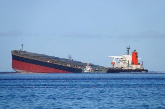 Mavrikiyda kemadagi 4 ming tonna neft okeanga oqib ketdi. Bu davlat uchun ekologik falokat