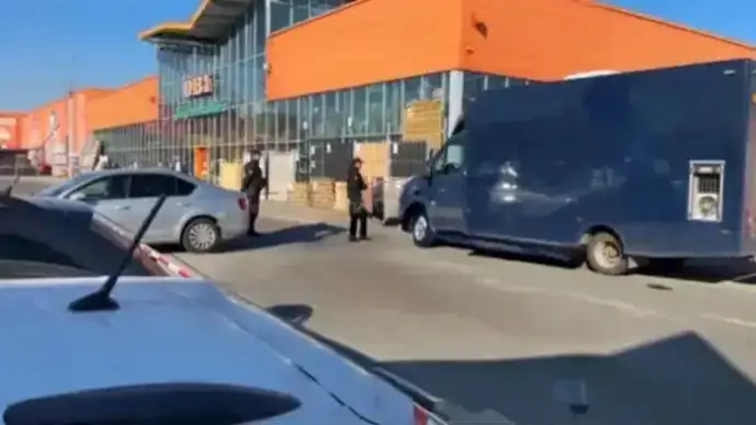 Чехиядаги савдо марказларидан бирида пичоқли ҳужум содир бўлди