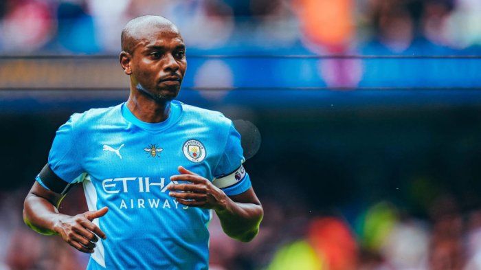 "Manchester Siti" afsonasi faoliyatini yakunlaganini e’lon qildi: "Endi oila davrasida vaqt o‘tkazish vaqti keldi"