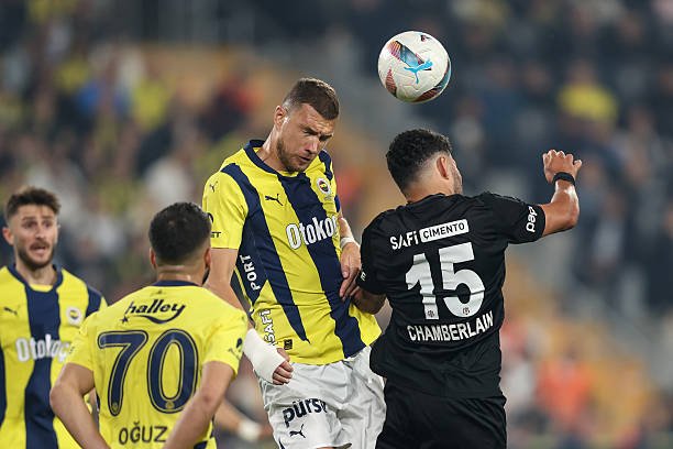 Xabi Alonso "Real"ga 39 yoshli hujumchi tanladi