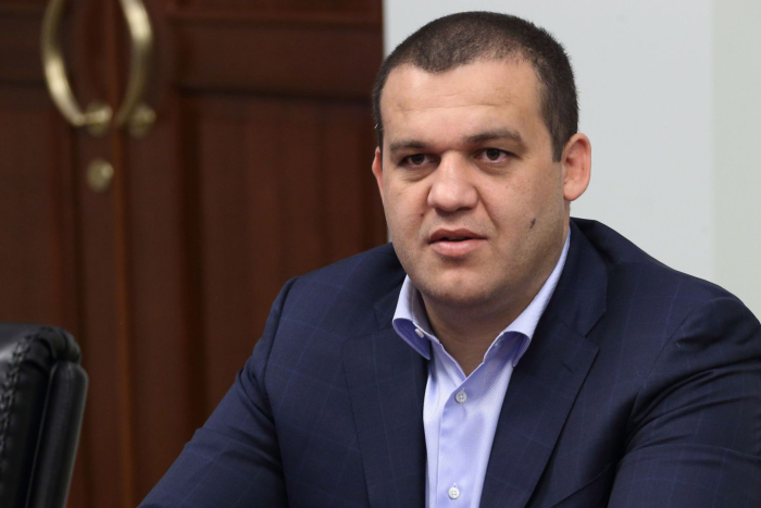 IBA prezidenti afsonaviy Rufat Risqiyevga avtomobil va maxsus sertifikat sovg‘a qildi 