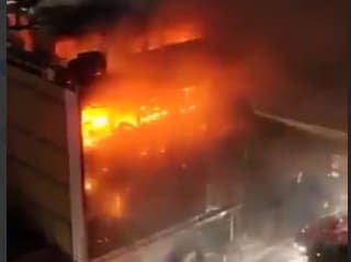 AFP: Ироқдаги савдо марказида ёнғин: 77 киши ҳалок бўлди