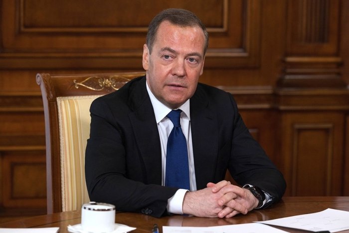 Medvedev: NATO yordamisiz Ukrainadagi mojaro hech qanday xarajatsiz tugaydi