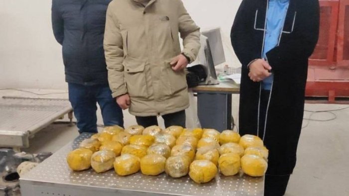 Toshkent viloyatida benzin bakida 30 kilodan ko‘proq opiy olib ketayotgan shaxs ushlandi