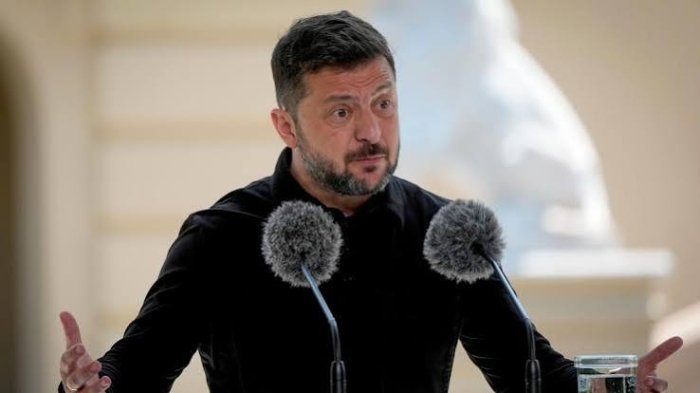 Зеленский Украина Қуролли Кучлари бош қўмондони Александр Сирскийни лавозимидан бўшатиш имкониятини кўриб чиқмоқда — Financial Times
