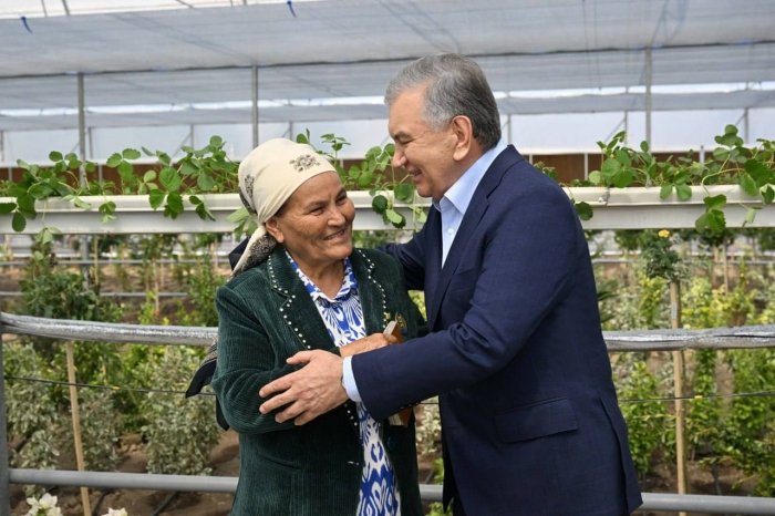 Prezident Oyimjon Otajanovani unvon bilan taqdirladi