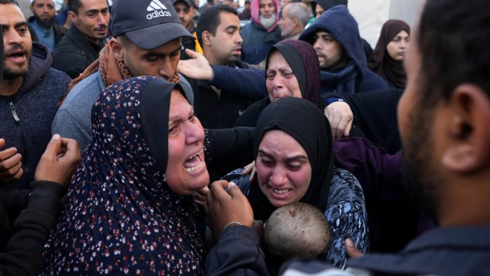 «Qo‘rquv bizni har qadamda ta’qib qiladi» — G‘azodagi yordam tashkilotining ayol  xodimlari