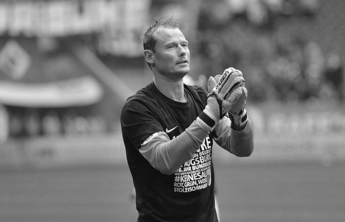 «Арсенал» ва Австрия термаси собиқ футболчиси фожиали тарзда вафот этди