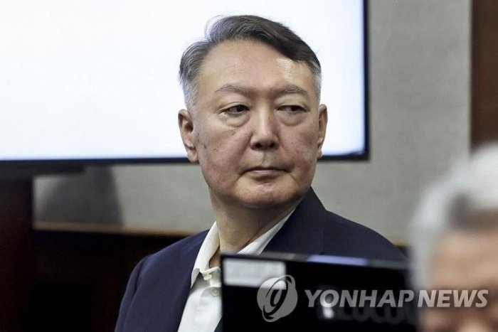 Юнн Сок Ёл умрбод қамоқ жазосига ҳукм қилинди