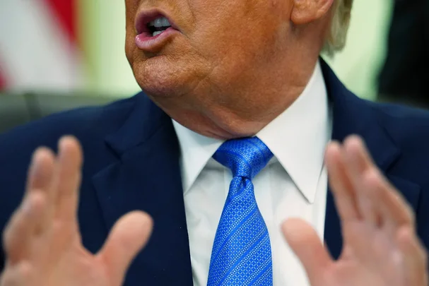 Трамп Эронга қарши янги кучли зарбалар билан таҳдид қилди