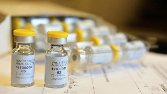 Johnson & Johnson коронавирусга қарши вакцинаси нархи 10 доллардан ошмаслигини айтди