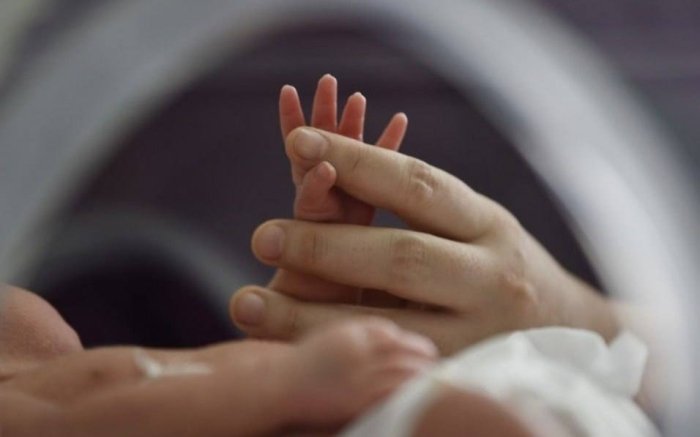 Хитой кейинги йилдан мамлакат бўйлаб бепул туғруқни жорий этмоқчи