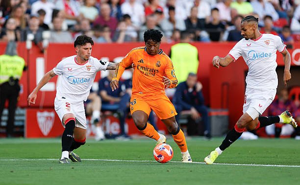 Хаби Алонсо "Реал" ҳужумчисини янги позицияда синаб кўрмоқчи