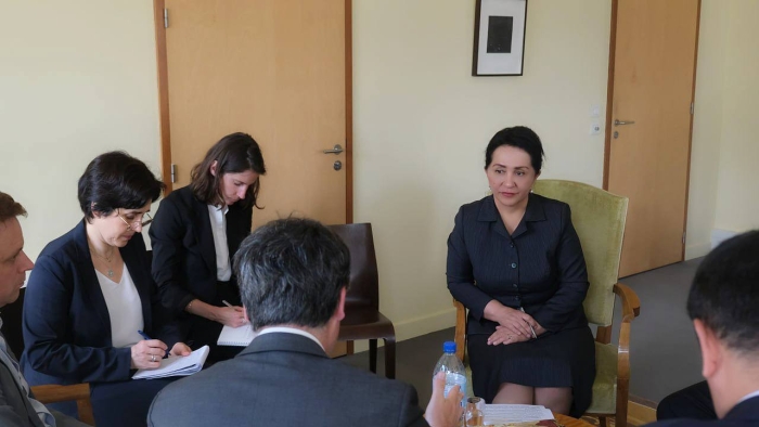 Tanzila Narbayeva Fransiyaga bordi