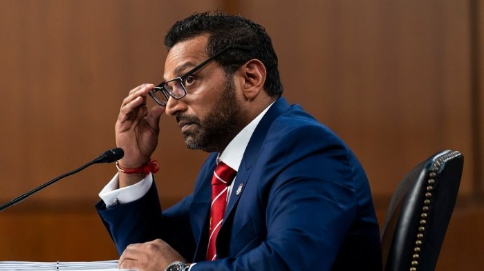 AQSh Federal qidiruv byurosi tashkilotning hozirgi rahbari Kesh Patel va Oq uy ma’muriyati rahbari Syuzan Uaylsning telefonlarini tinglagan 