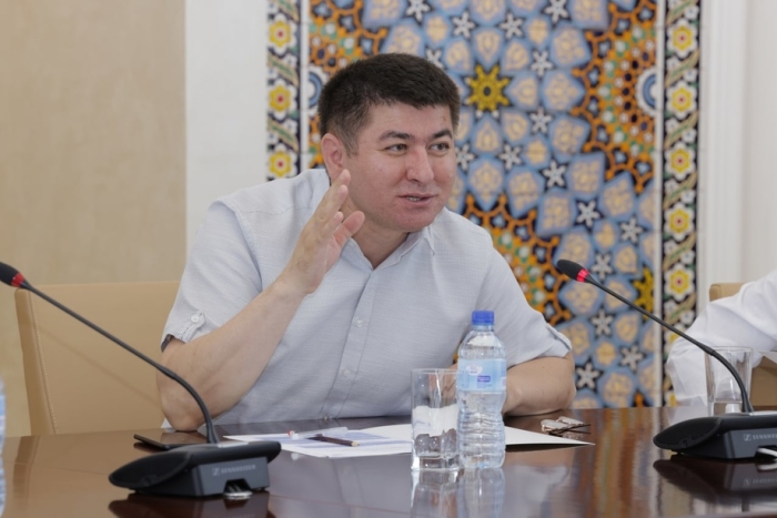 «7 йилда 1 миллиард доллар!» – иқтисодчи маблағ сарфини очиқлашни талаб қилди