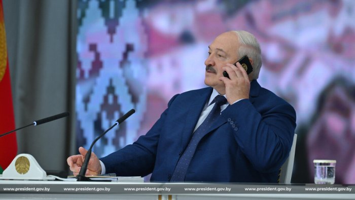 Lukashenkodan mobil telefonsiz yashash haqida tavsiya