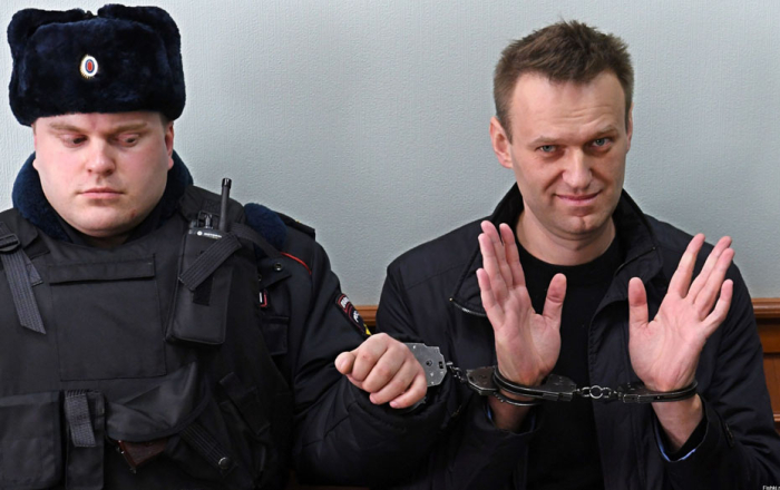 Навальний ўзининг террорчилар рўйхатига киритилганига қандай жавоб берди? 